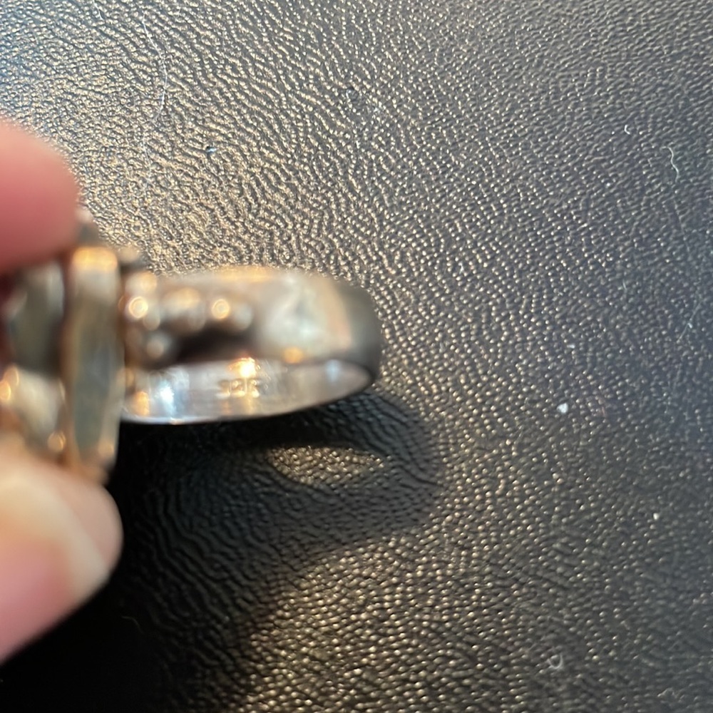 Amethyst and Mother of Pearl Flower Ring - Picture 4 of 4